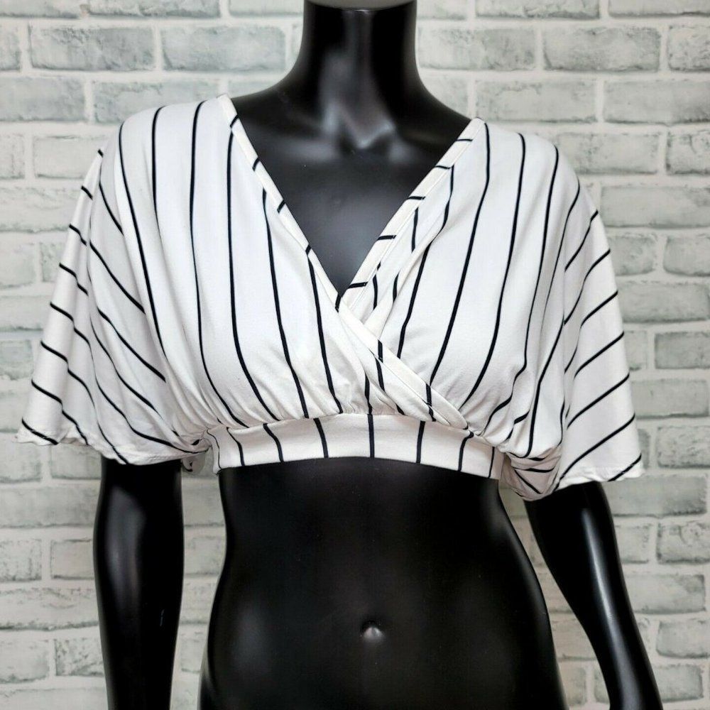 VTG Arabella‎ Size S Black White Striped Surplice Crop Top Keyhole Tie Back Boho